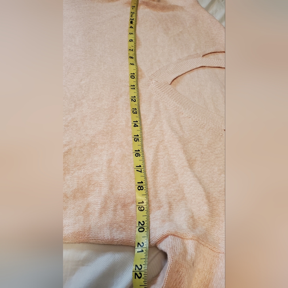 LOFT Shoulder/Neck Cutout V-NECK Peach Size:M - Picture 5 of 7